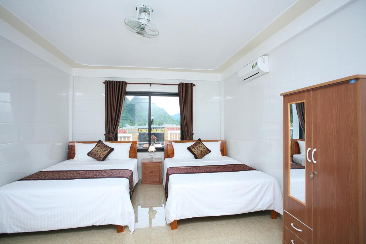 Sky Hotel 퐁냐 외부 사진