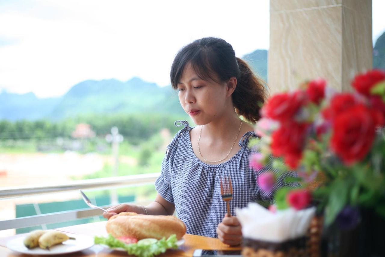 Sky Hotel 퐁냐 외부 사진